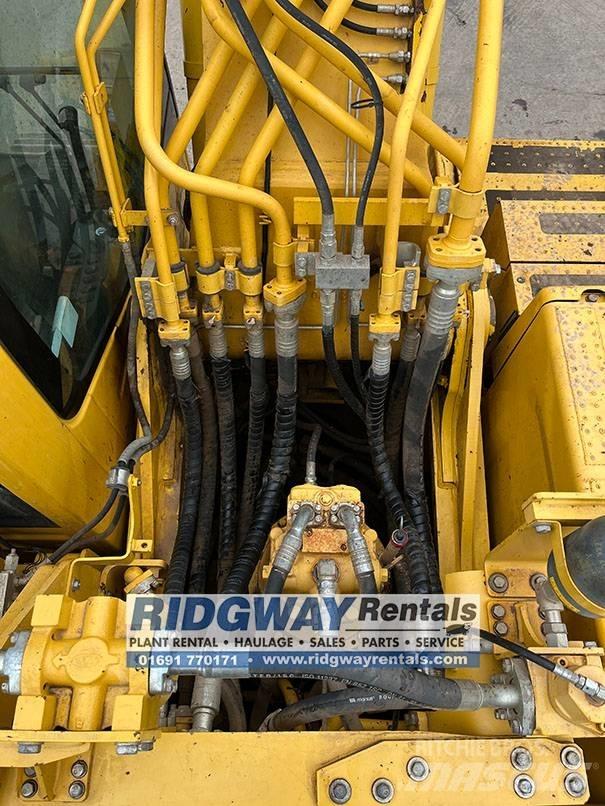 Komatsu PC 490 LC-11 حفارات زحافة