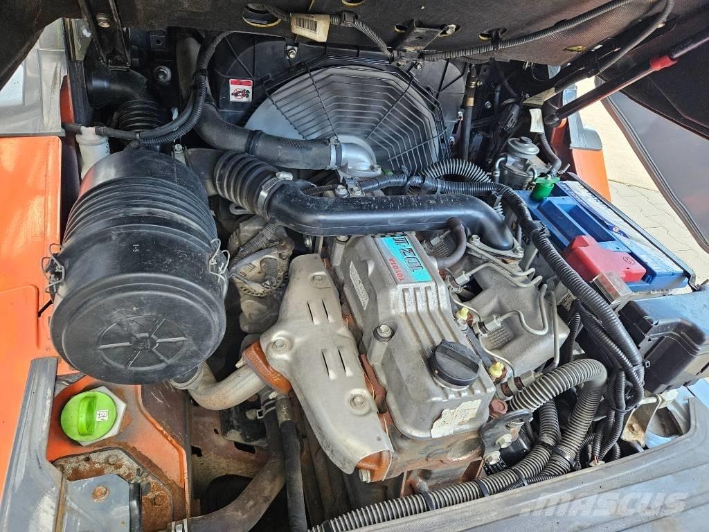Toyota 8FDF25 شاحنات الديزل