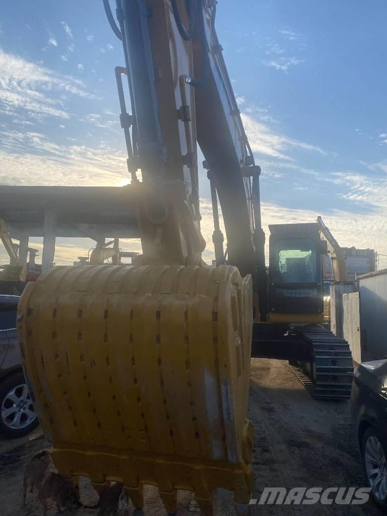 CAT 336 D حفارات زحافة