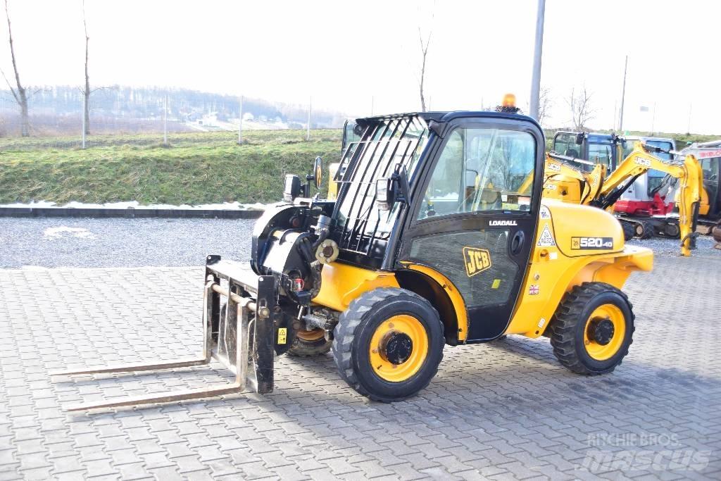 JCB 520-40 Loadall مناولات متداخلة