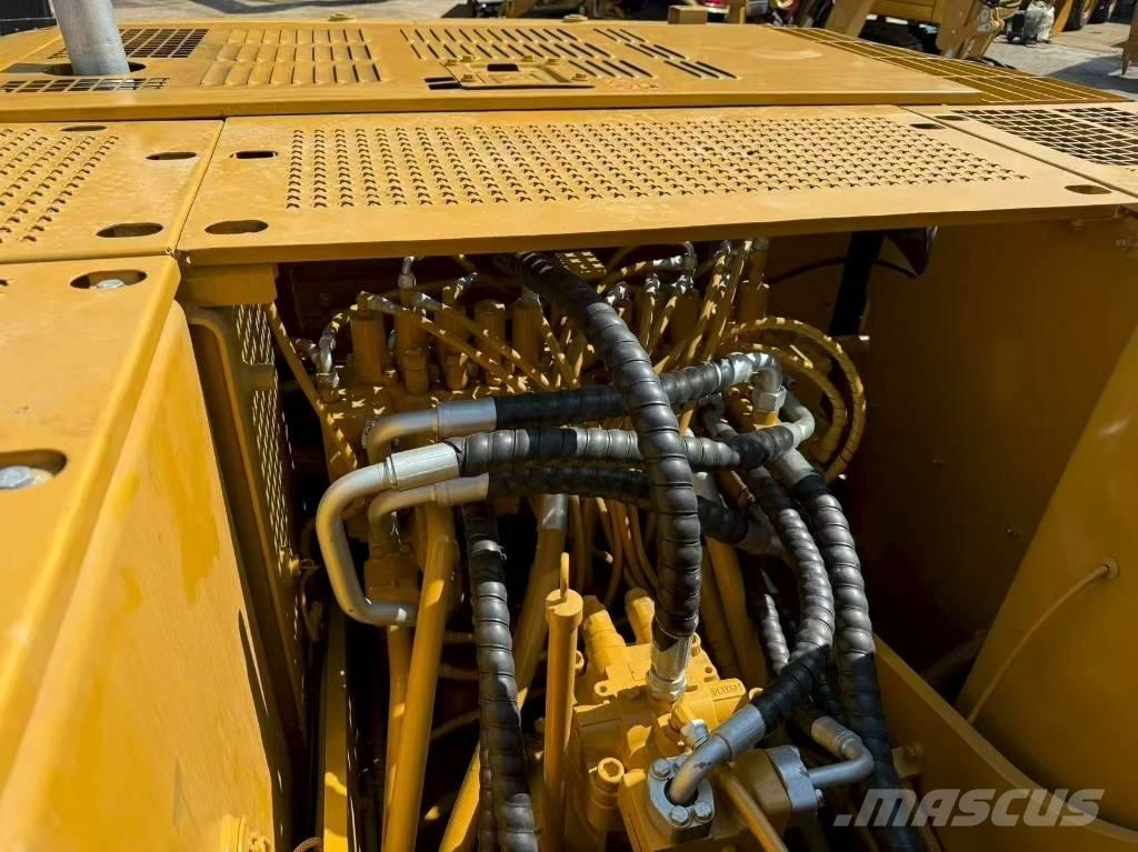 CAT 320 C L حفارات زحافة
