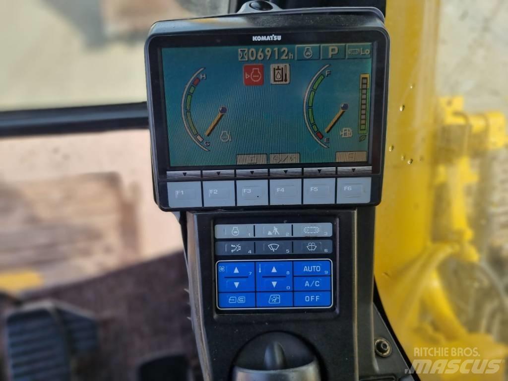 Komatsu PC 350 NLC-8 حفارات زحافة