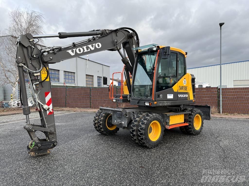 Volvo EWR130E حفارات بعجل