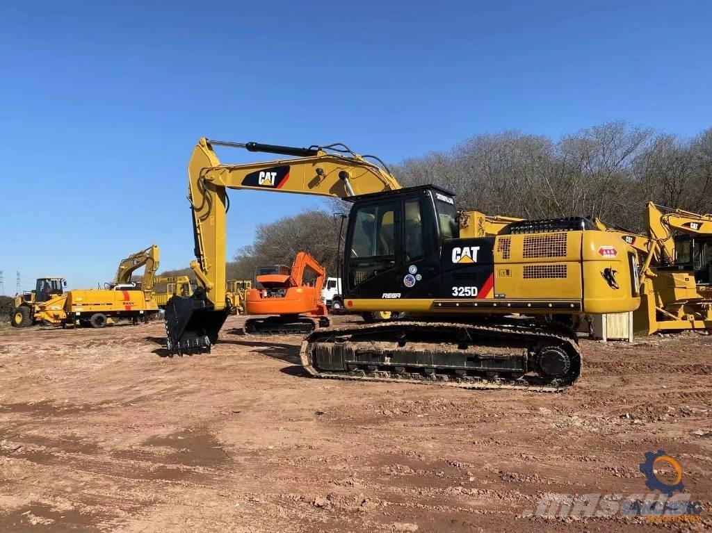 CAT 325D حفارات زحافة