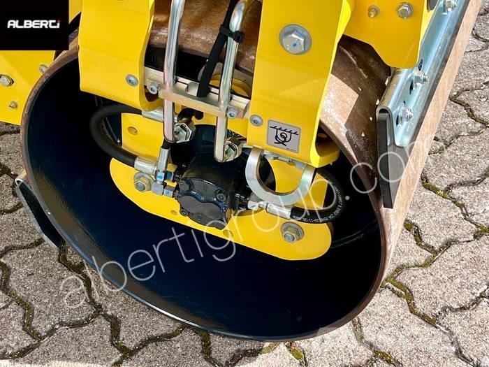 Bomag BW 100 AD M-5 مداحل ثنائية الاسطوانة