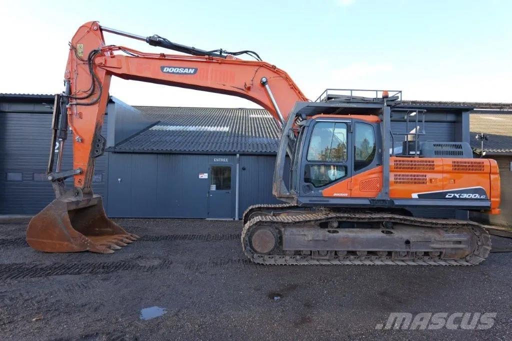 Doosan DX300LC حفارات زحافة