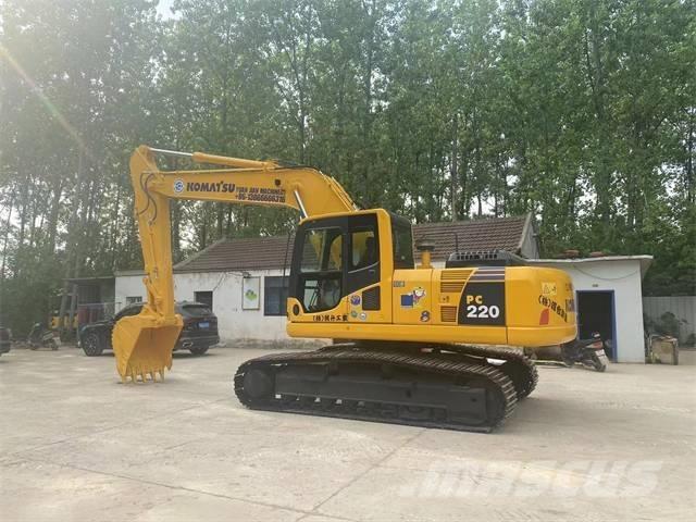 Komatsu PC 220-8 حفارات زحافة