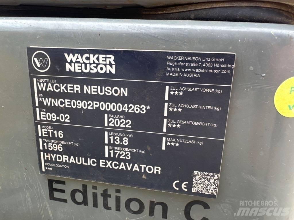 Wacker Neuson ET16 حفارات زحافة