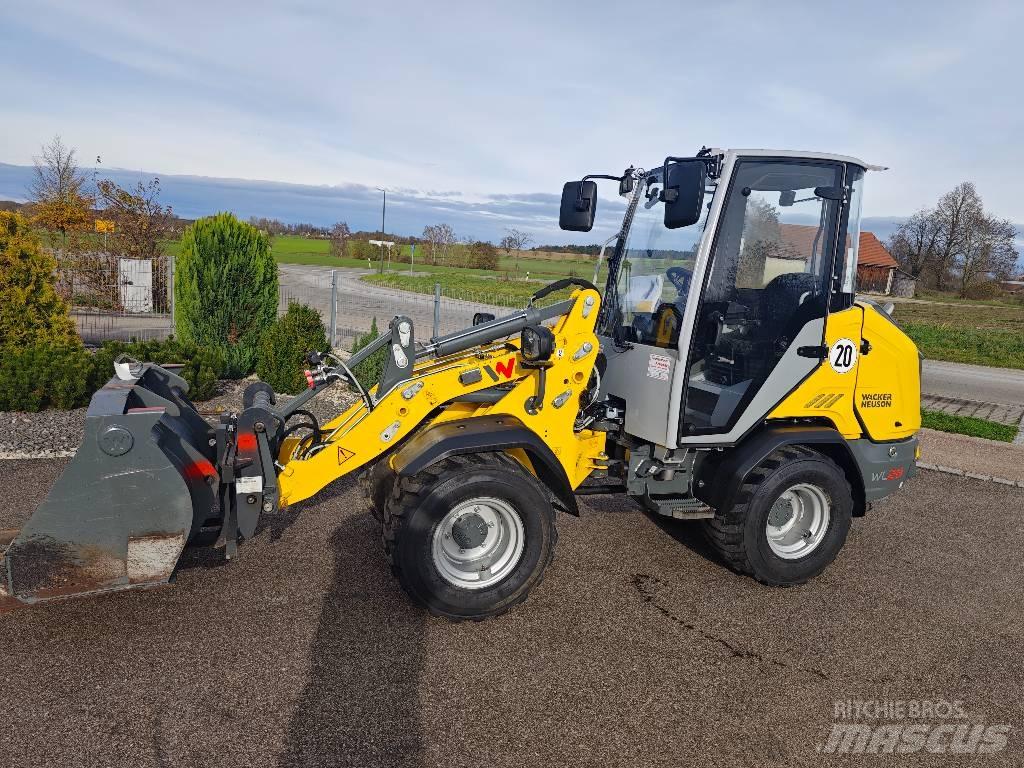 Wacker Neuson WL 28 لوادر بعجل
