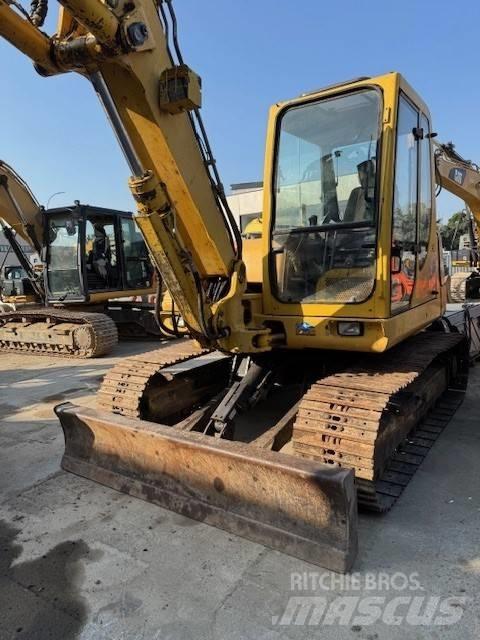 Komatsu PC 110 حفارات زحافة