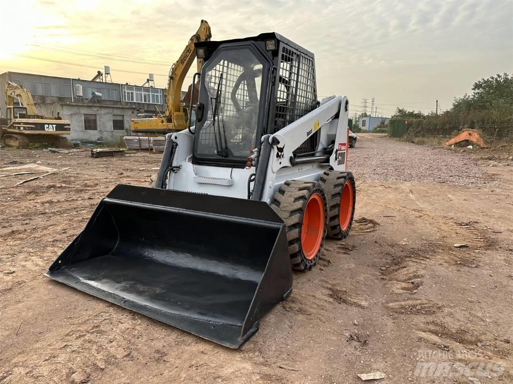 Bobcat S 300 لوادر انزلاقية التوجيه
