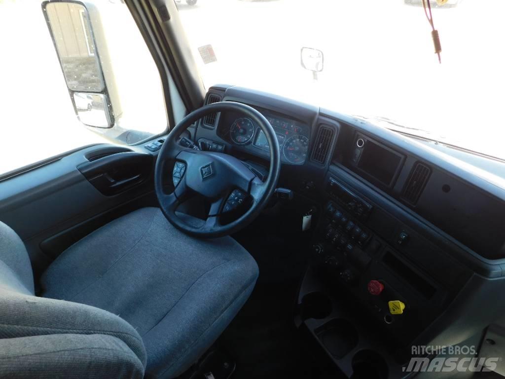 International LT 625 وحدات الجر