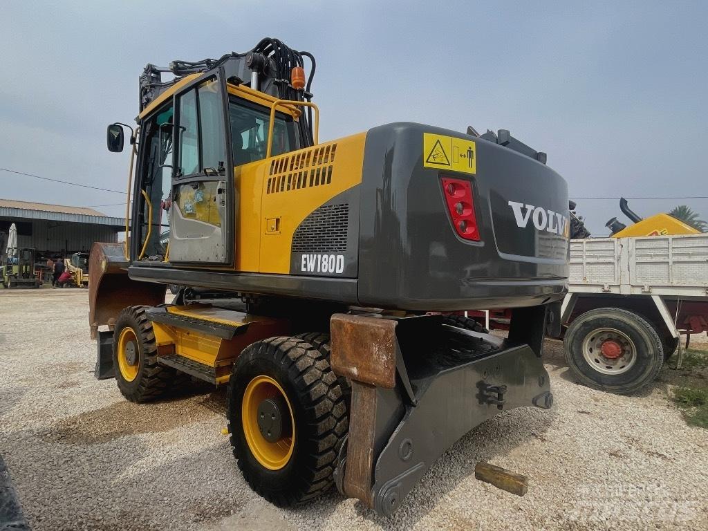 Volvo EW 180 C حفارات بعجل