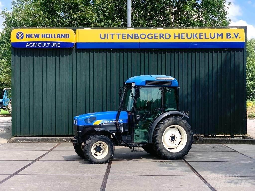 New Holland TN95VA الجرارات