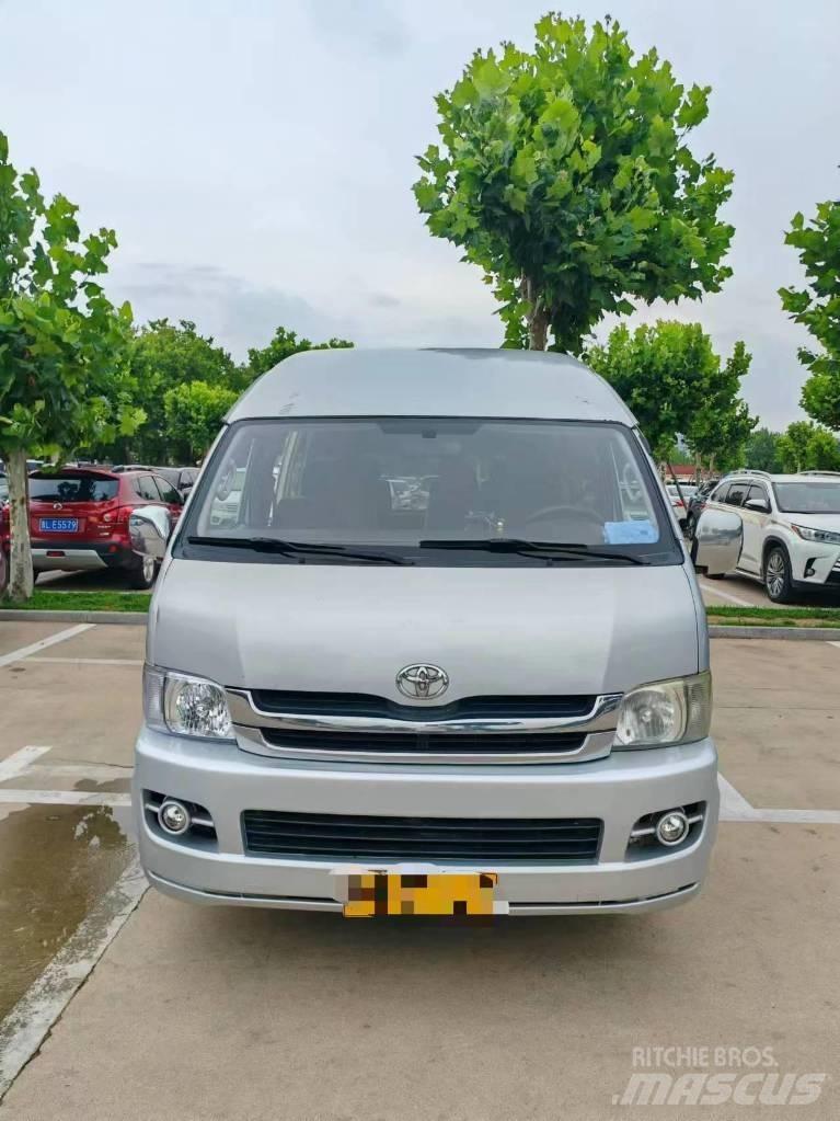 Toyota Coaster حافلة داخل المدينة