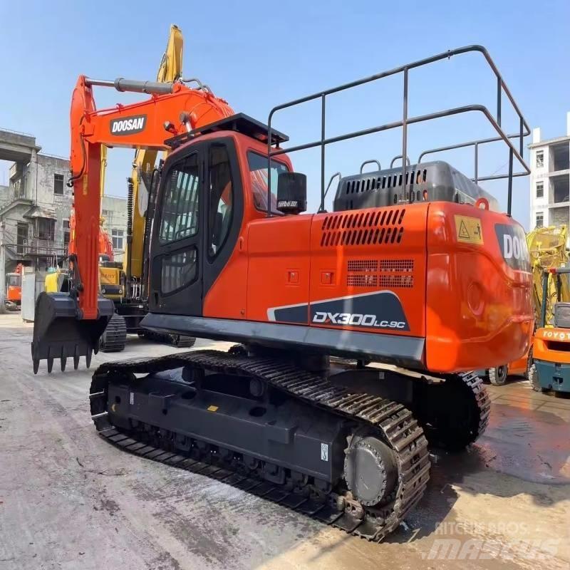 Doosan DX 300 LC-9C حفارات زحافة