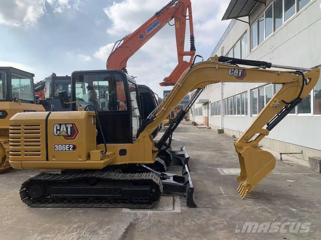 CAT 306E2 حفارات وسط 7 طن - 12 طن