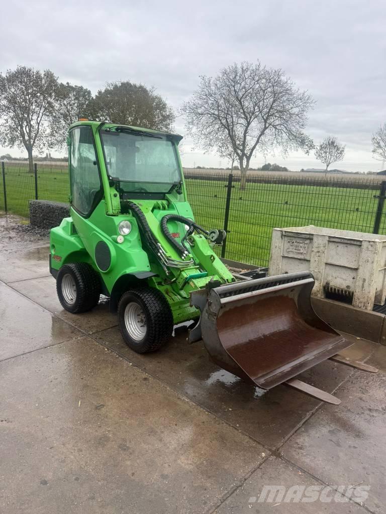 Avant 520 لوادر صغيرة