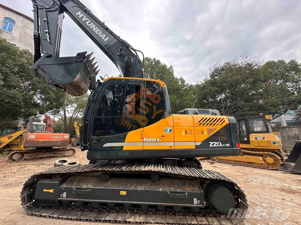 Hyundai Robex 220-9 حفارات زحافة