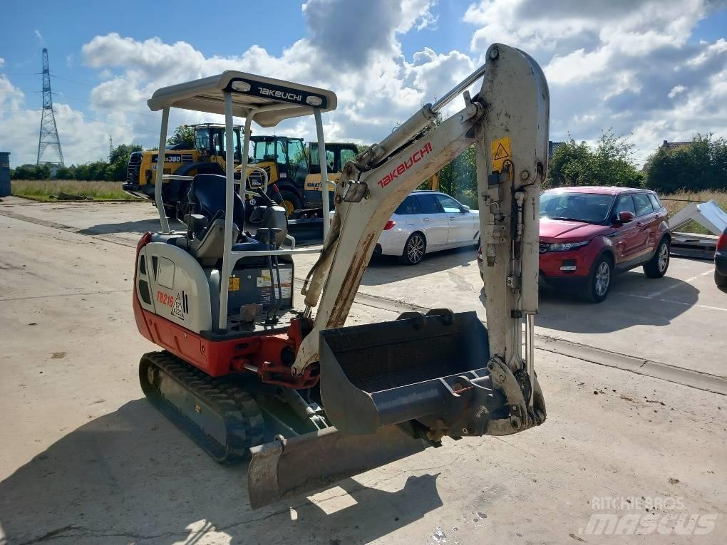 Takeuchi TB216 حفارات صغيرة أقل من 7 طن (حفارات صغيرة)