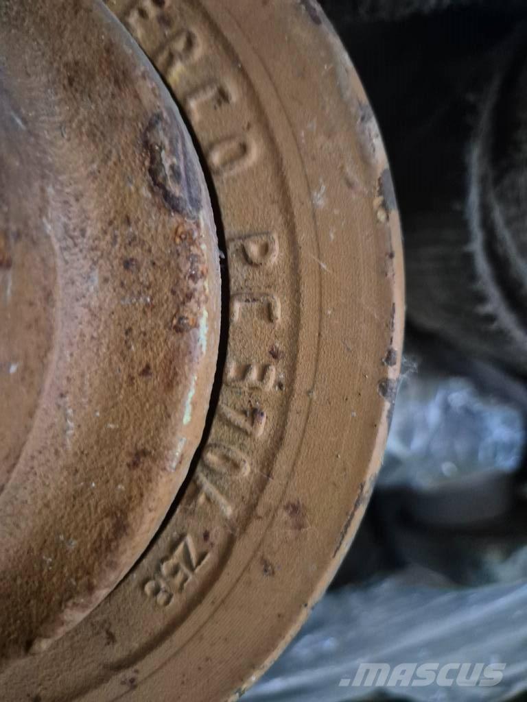 CAT D 6 المسارات والسلاسل والهيكل السفلي