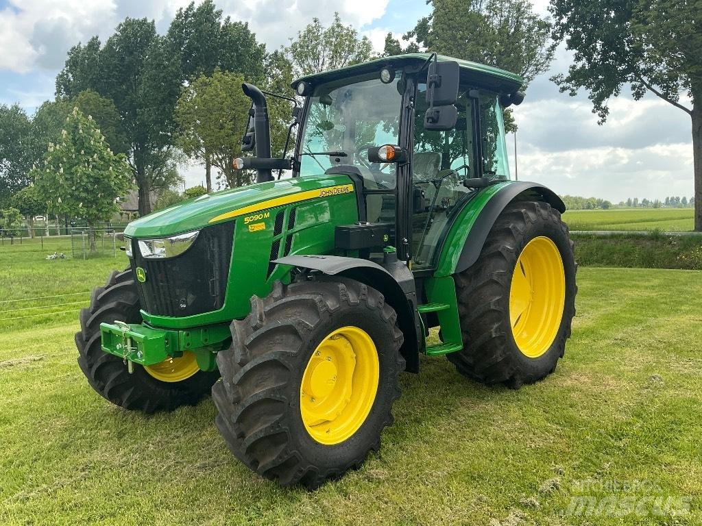 John Deere 5090 M الجرارات