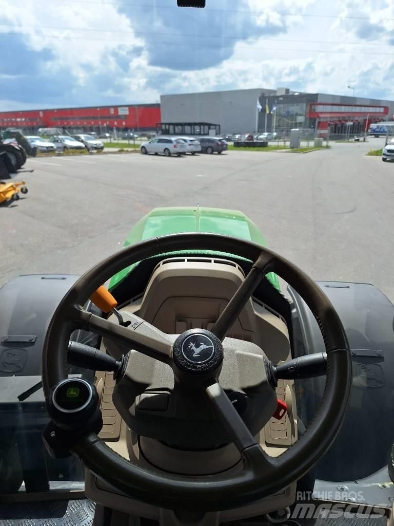 John Deere 6R 155 الجرارات