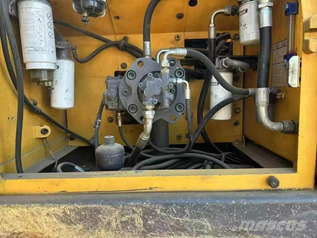 Volvo EC 210 حفارات زحافة