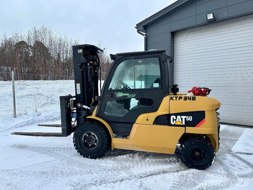 CAT DP 50 NT شاحنات الديزل
