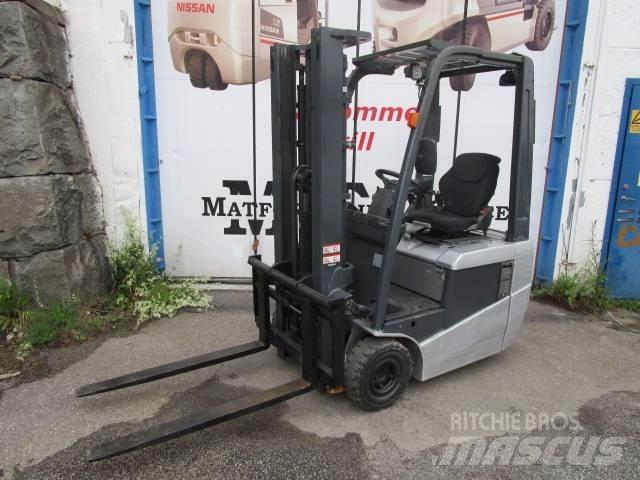 Nissan (Atlet) TX 15 شاحنات ذات رافعات شوكية تعمل بالكهرباء