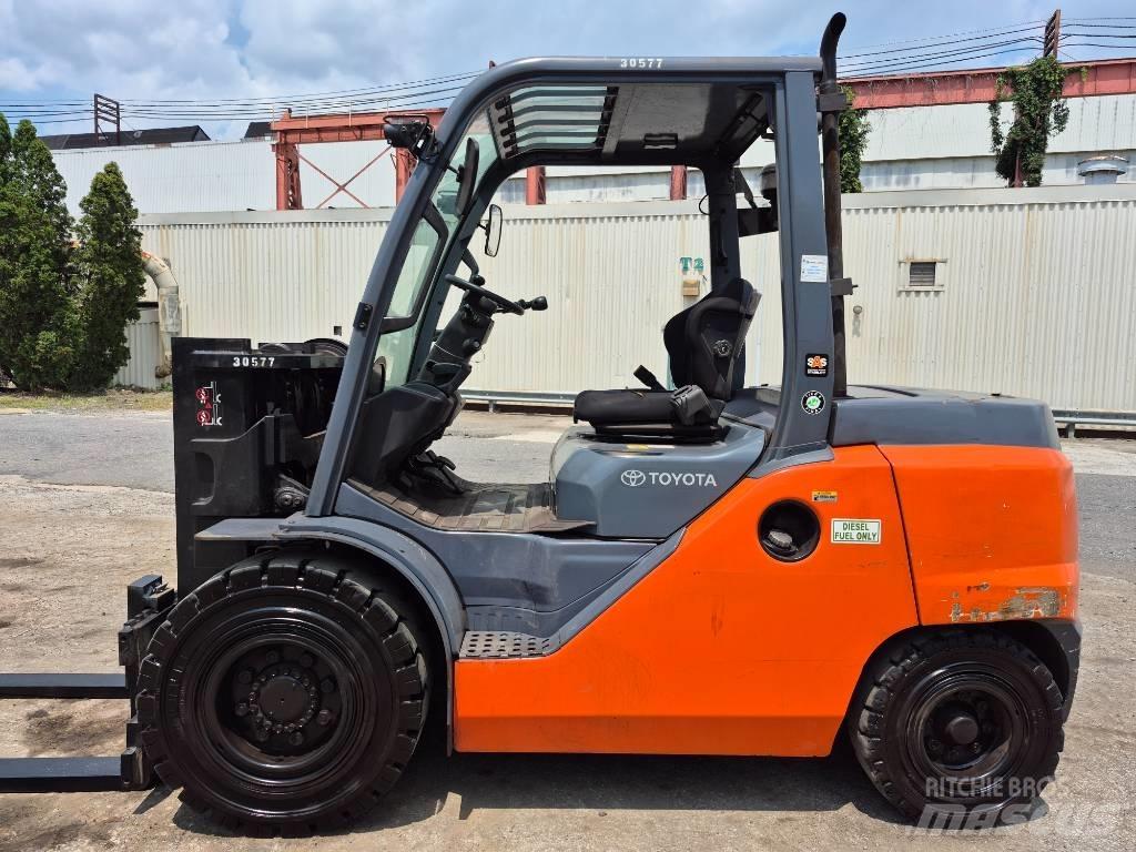 Toyota 8FD45U شاحنات ذات رافعات شوكية - أخرى