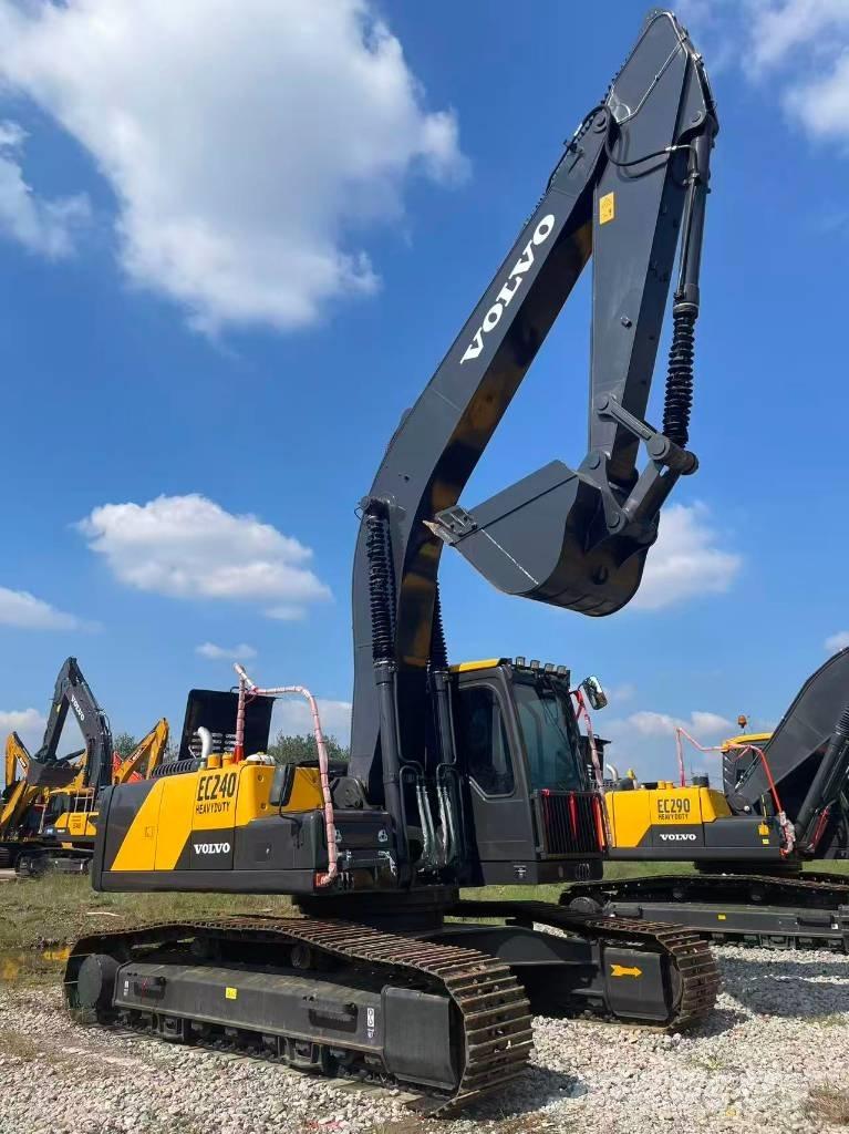 Volvo EC 240 حفارات زحافة