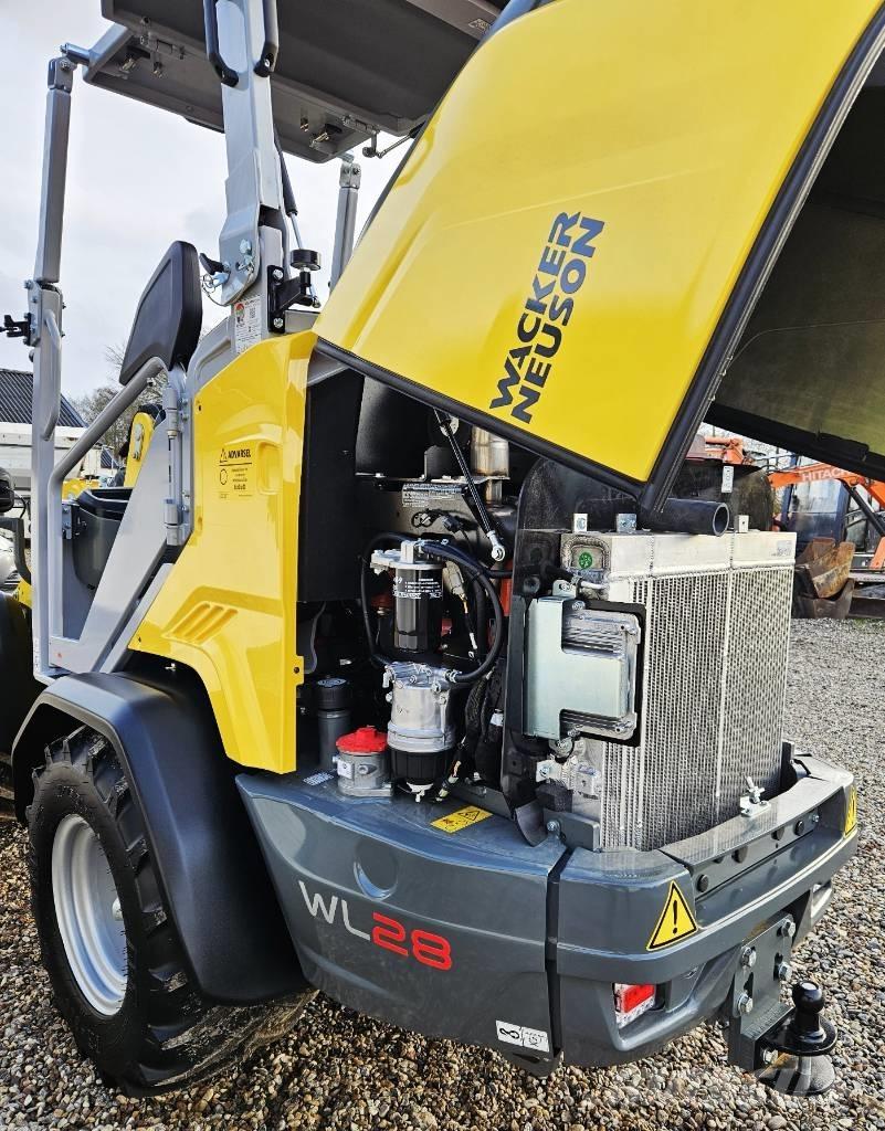 Wacker Neuson WL 28 لوادر بعجل