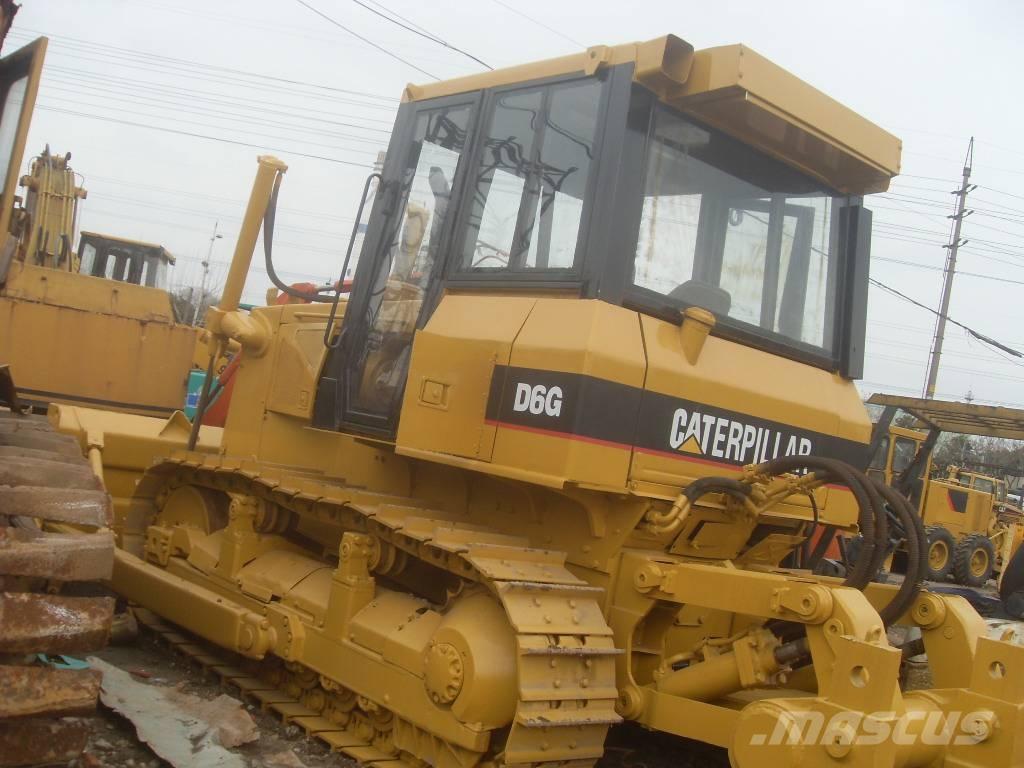 CAT D 6 G بلدوزرات مجنزرة