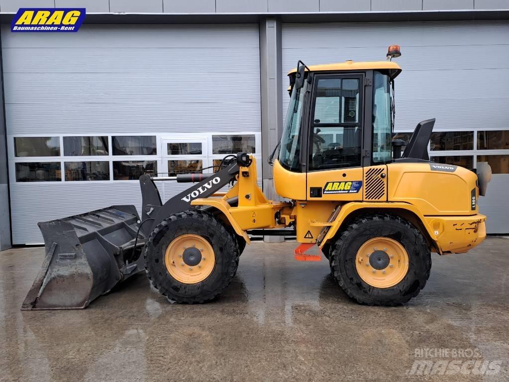 Volvo L 30 G لوادر بعجل