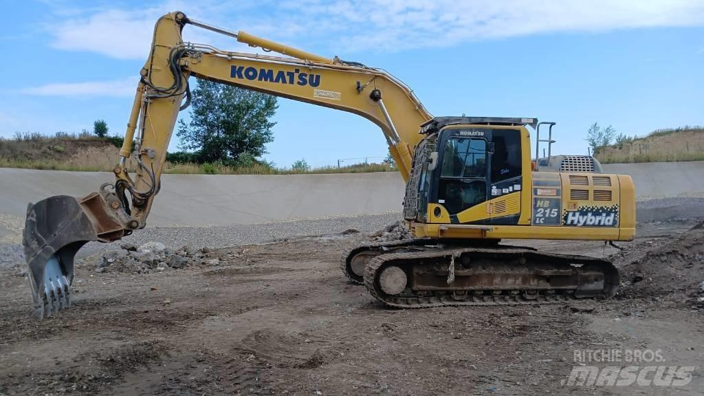 Komatsu HB 215 LC حفارات زحافة