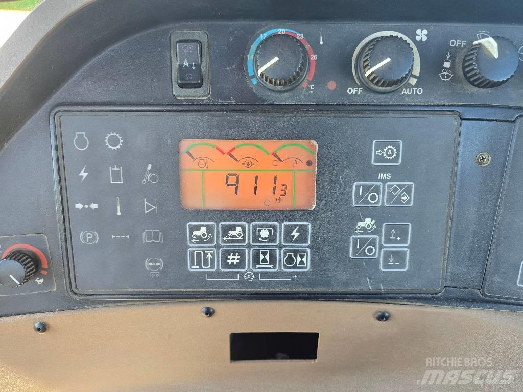 John Deere 8320 الجرارات