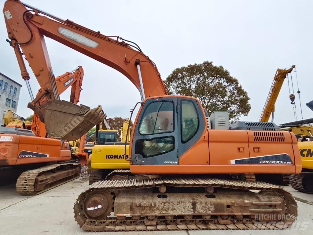 Doosan DX 300 LC حفارات زحافة