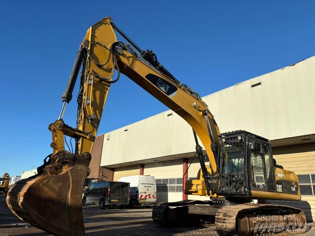 CAT 324 D L حفارات زحافة