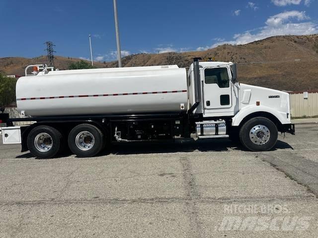 Kenworth T 800 شاحنات ذات صهاريج