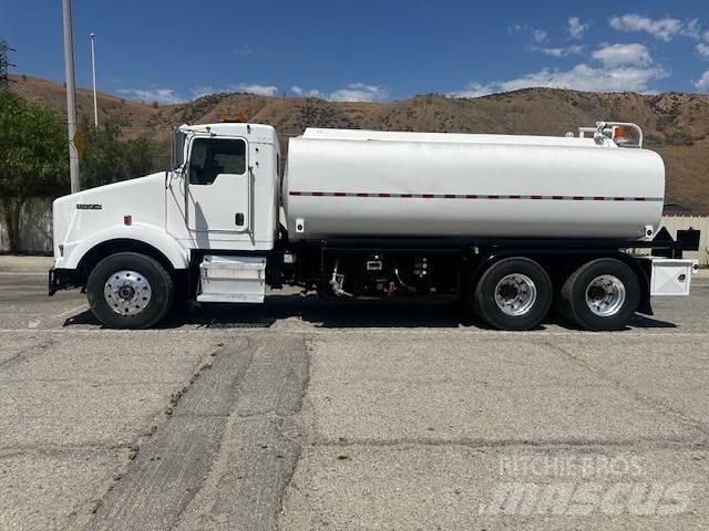 Kenworth T 800 شاحنات ذات صهاريج