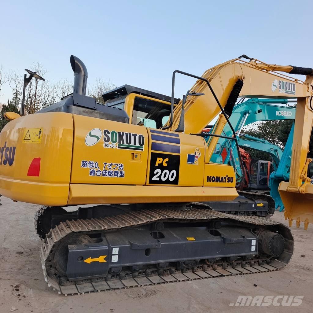 Komatsu PC 200-8 حفارات زحافة