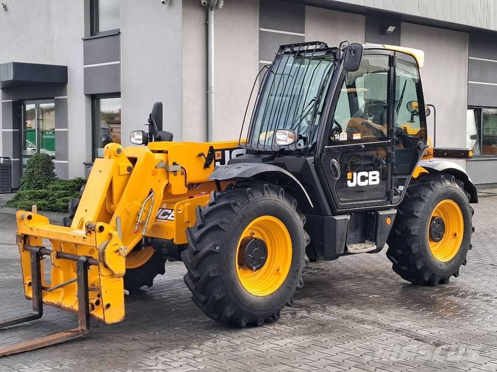 JCB 531-70 مناولات متداخلة