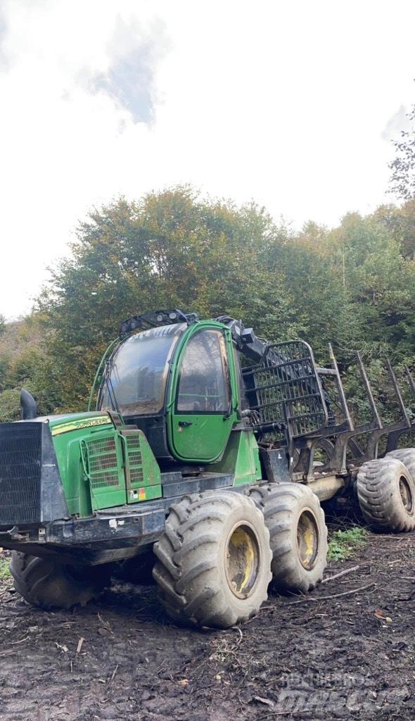 John Deere 1110 E شاحنات
