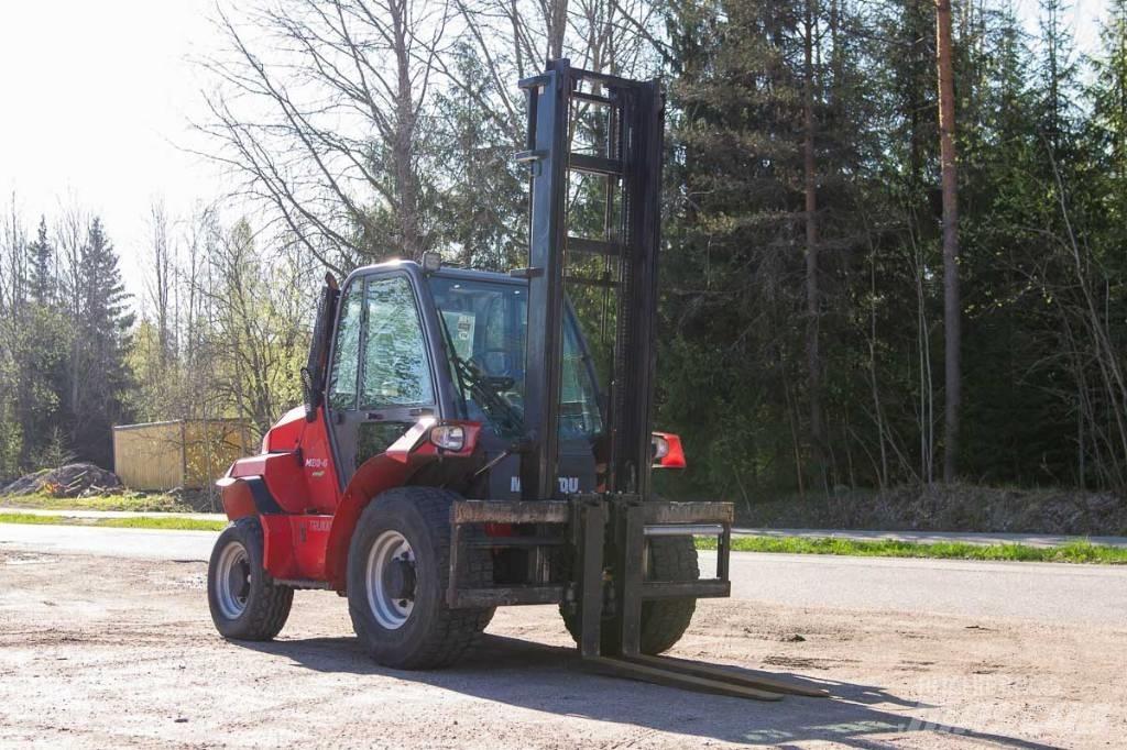 Manitou M 30.4 شاحنات الطرق الوعرة