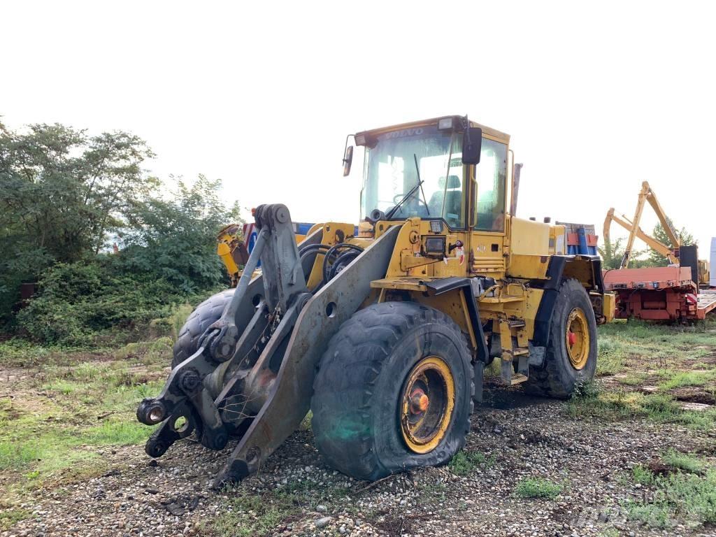 Volvo L 120 C لوادر بعجل