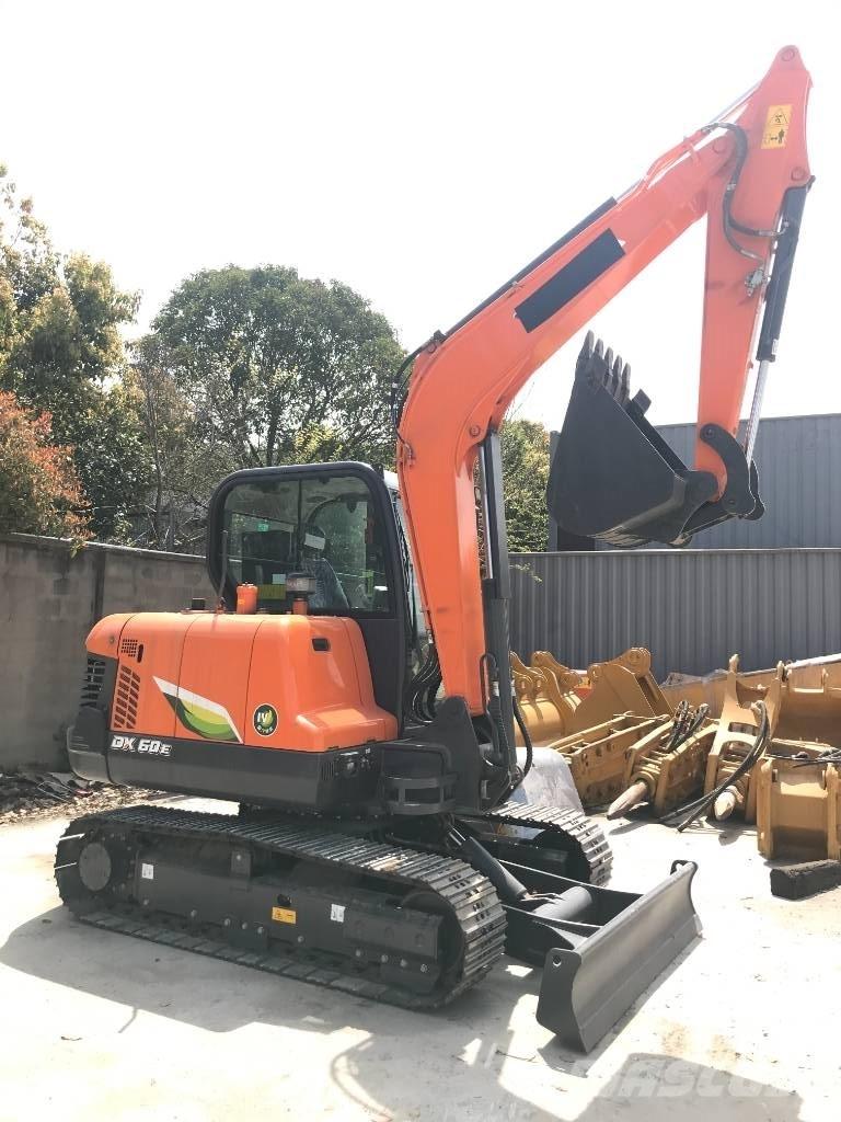 Doosan DX 60-9 C حفارات وسط 7 طن - 12 طن