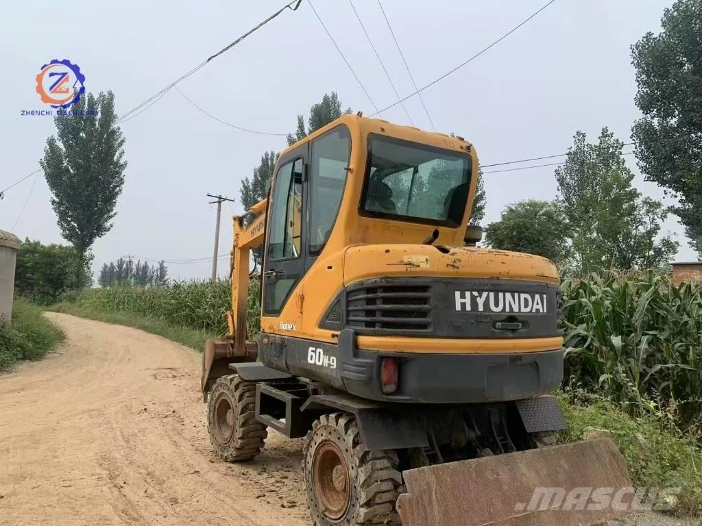 Hyundai 60 W حفارات بعجل