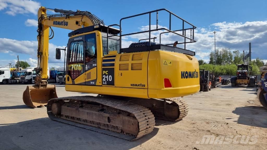 Komatsu PC 210 LC-11 حفارات زحافة
