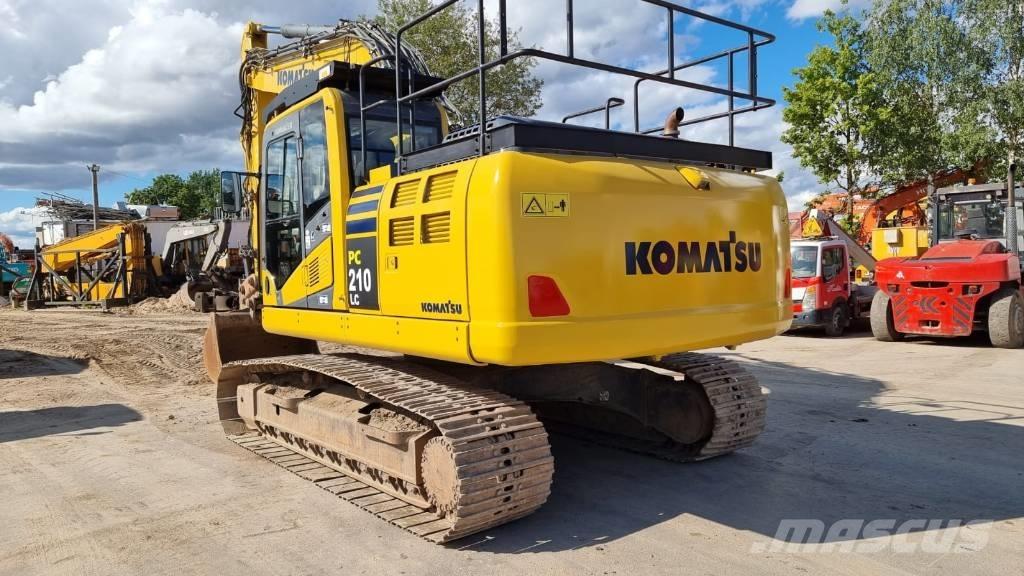 Komatsu PC 210 LC-11 حفارات زحافة